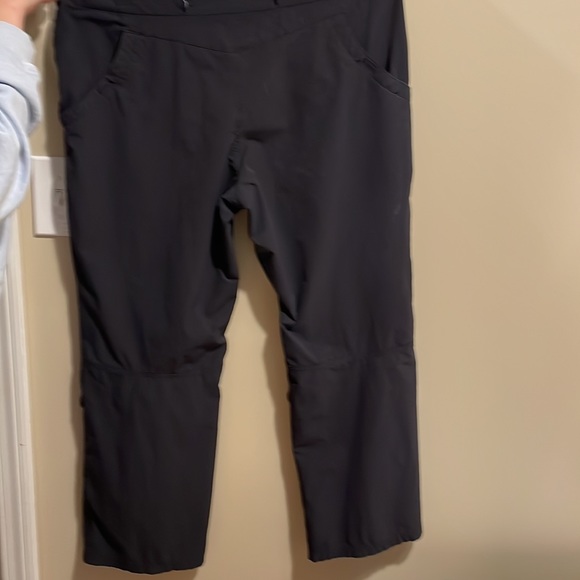 Hiking or casual cropped pants - Picture 2 of 7